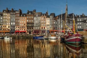 Chambres d'hôtes de charme en Normandie (Photo du port de Honfleur, Calvados) - edmondlafoto