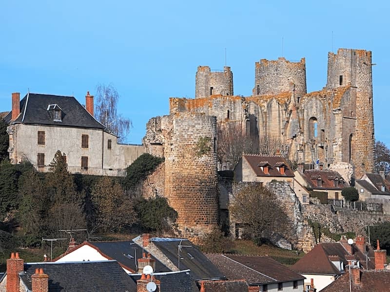 Château de Bourbon-l’Archambault dans l'Allier, France