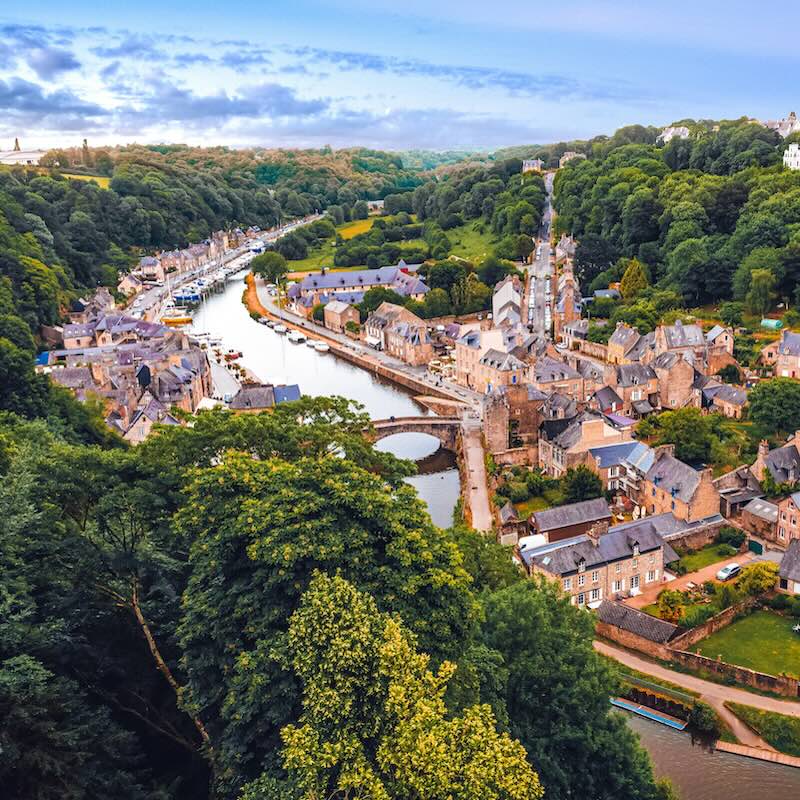 Dinan dans les Côtes d'Armoriales en Bretagne