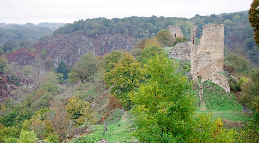 Ruines de la Forteresse de Crozant dans le département de la Creuse