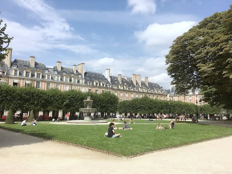 Place des Vosges, Paris France (Jl Matau)