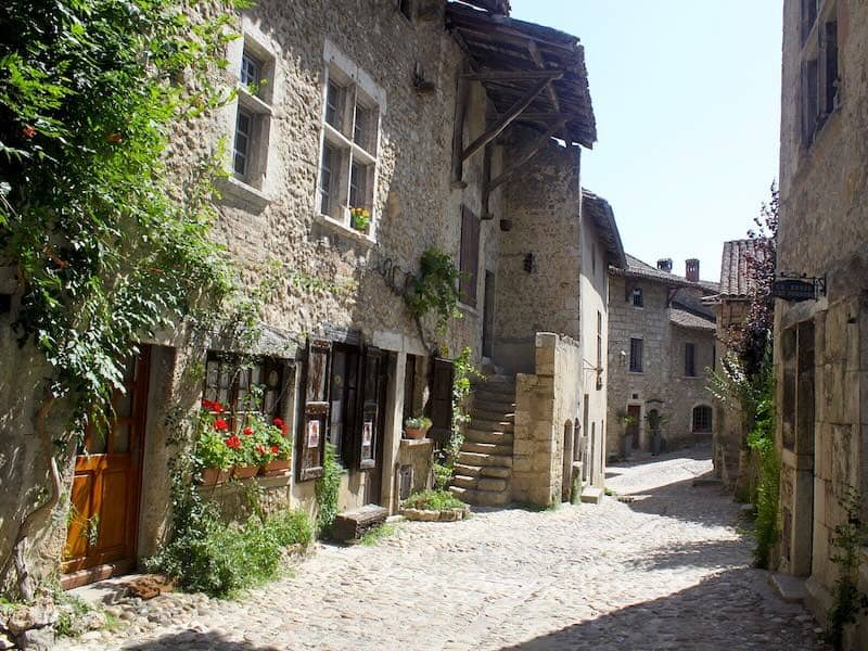 Cité médiévale de Pérouges dans l'Ain (France)