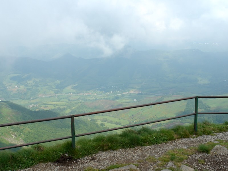 Panorama sur la vallée de la Cère depuis le Plomb du Cantal, plus haut volcan du Cantal