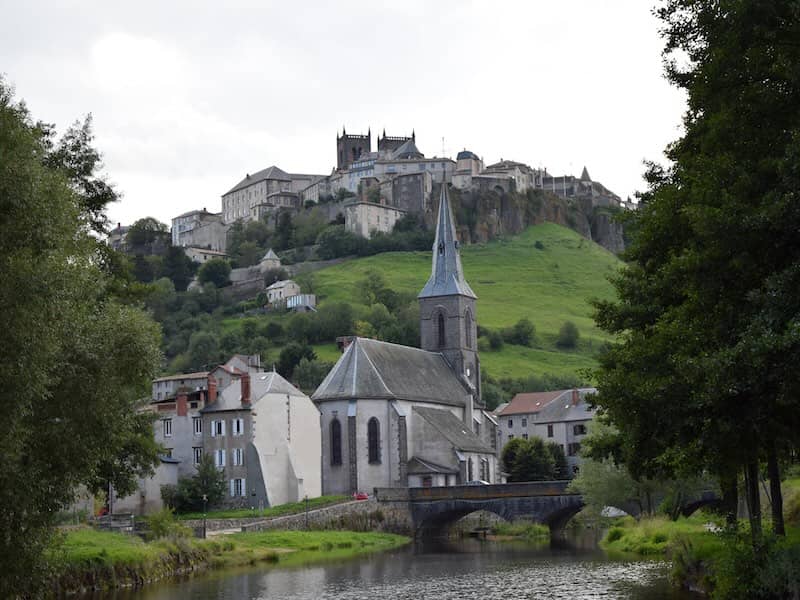 Saint-Flour, ville d'art et d'histoire dans le Cantal en région Auvergne-Rhône-Alpes