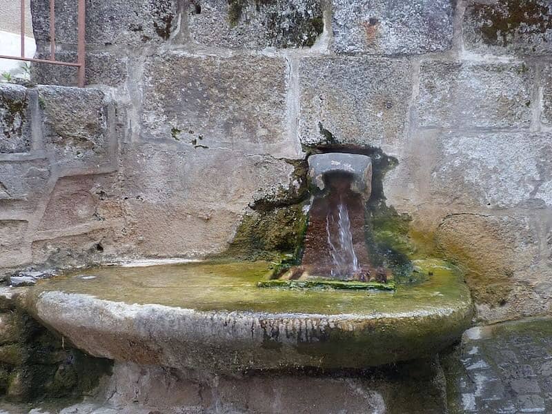 Source du Par à Chaudes-Aigues station thermale du Cantal